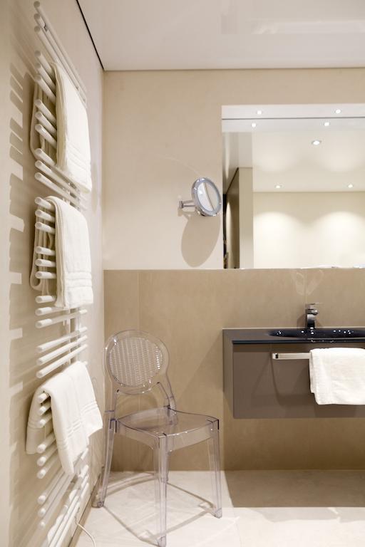 Suite mit Kingsize-Bett und Balkon